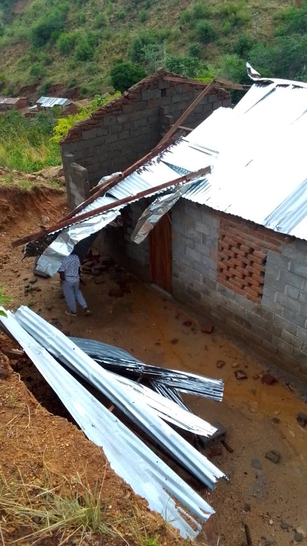 Repairs to buildings in the aftermath of tropical cyclone – Phunzira